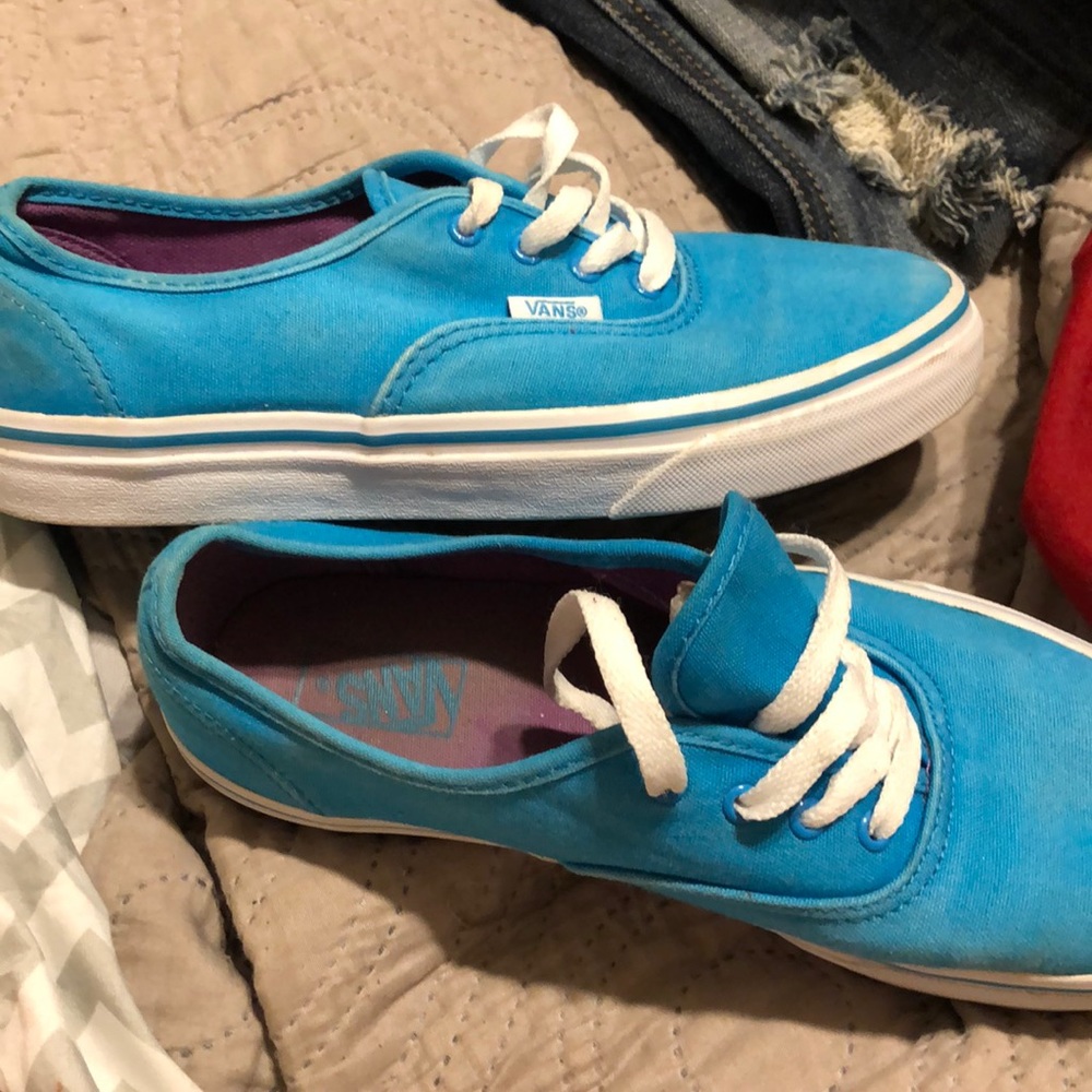 Vans - Picture 3 of 5